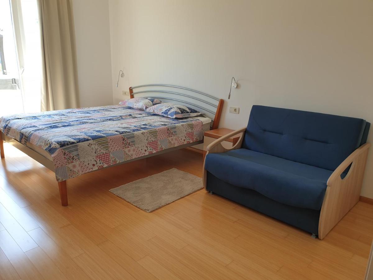 ドゥブロブニクAbelia, Two Terraces, Hot Tub, Free Parkingアパートメント エクステリア 写真