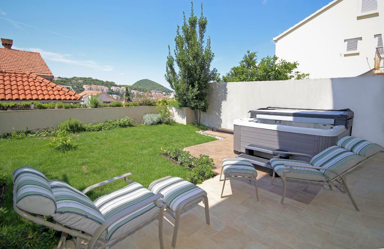 ドゥブロブニクAbelia, Two Terraces, Hot Tub, Free Parkingアパートメント エクステリア 写真