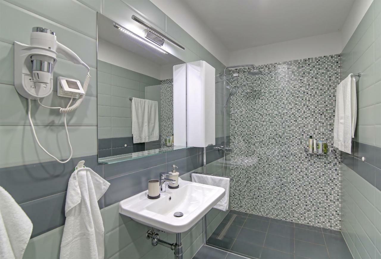 ドゥブロブニクAbelia, Two Terraces, Hot Tub, Free Parkingアパートメント エクステリア 写真